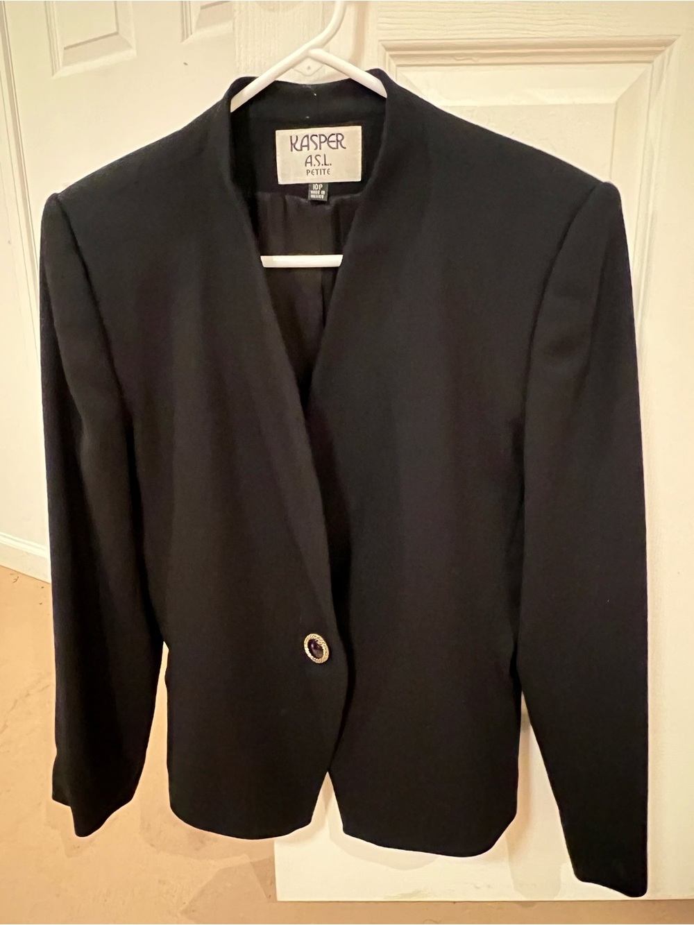 Vintage Kasper 10 Petite Black Single-Button Collarless Blazer